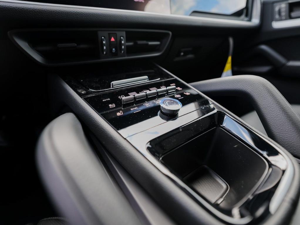 new 2025 Porsche Cayenne car