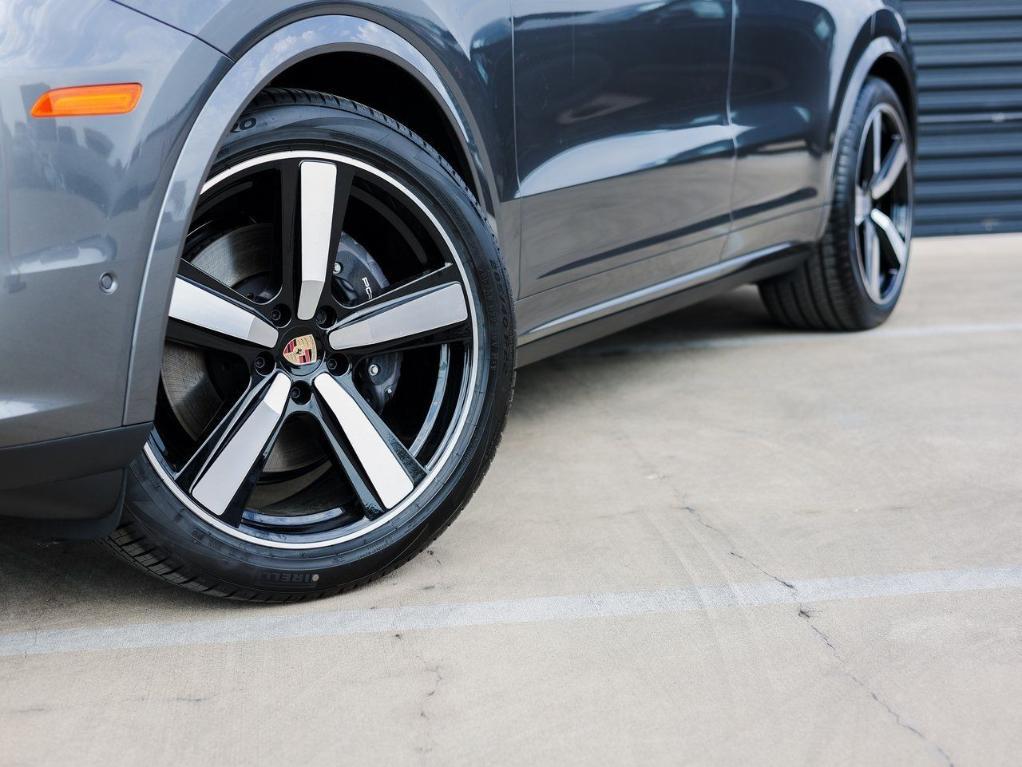 new 2025 Porsche Cayenne car