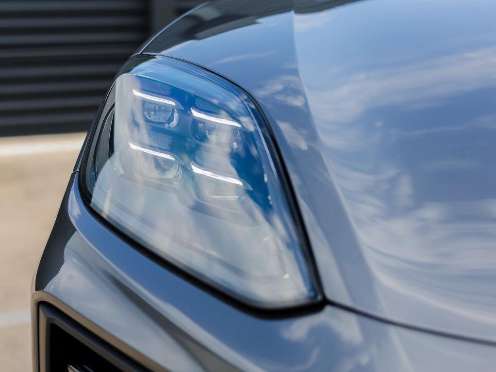 new 2025 Porsche Cayenne car