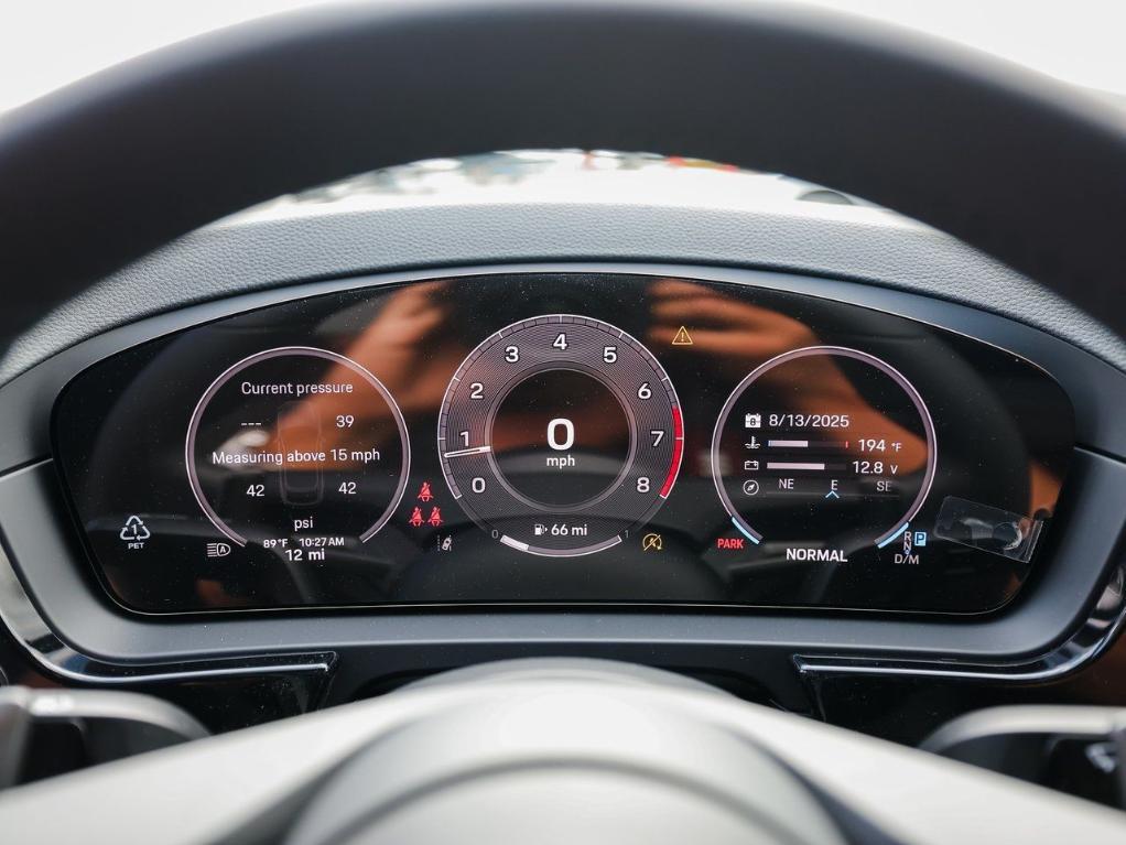 new 2025 Porsche Cayenne car