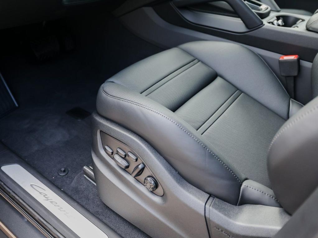 new 2025 Porsche Cayenne car