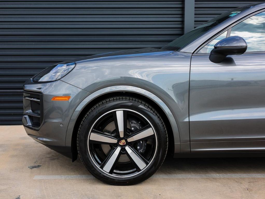 new 2025 Porsche Cayenne car