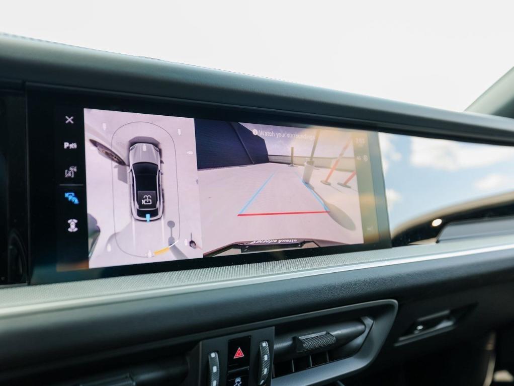 new 2025 Porsche Cayenne car