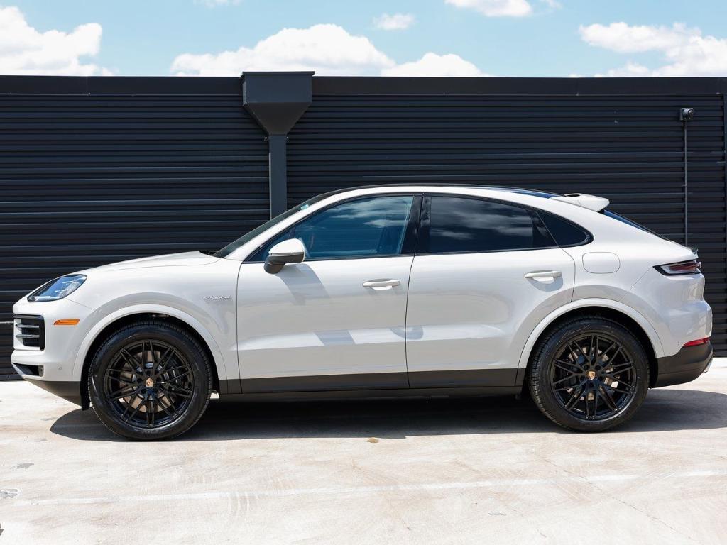 new 2025 Porsche Cayenne car