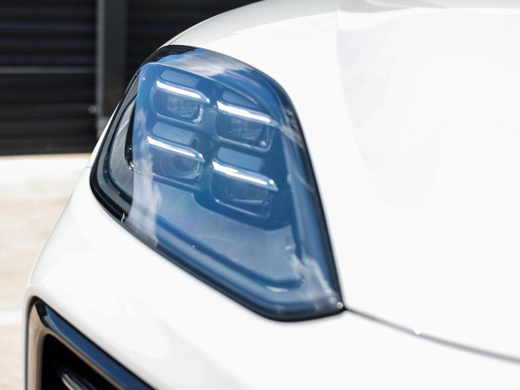 new 2025 Porsche Cayenne car