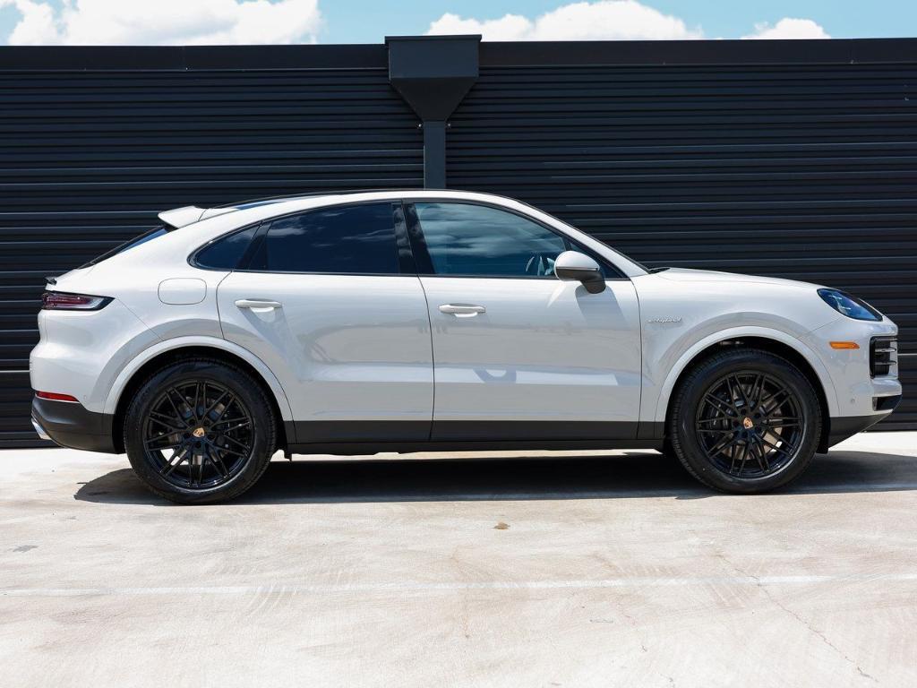 new 2025 Porsche Cayenne car