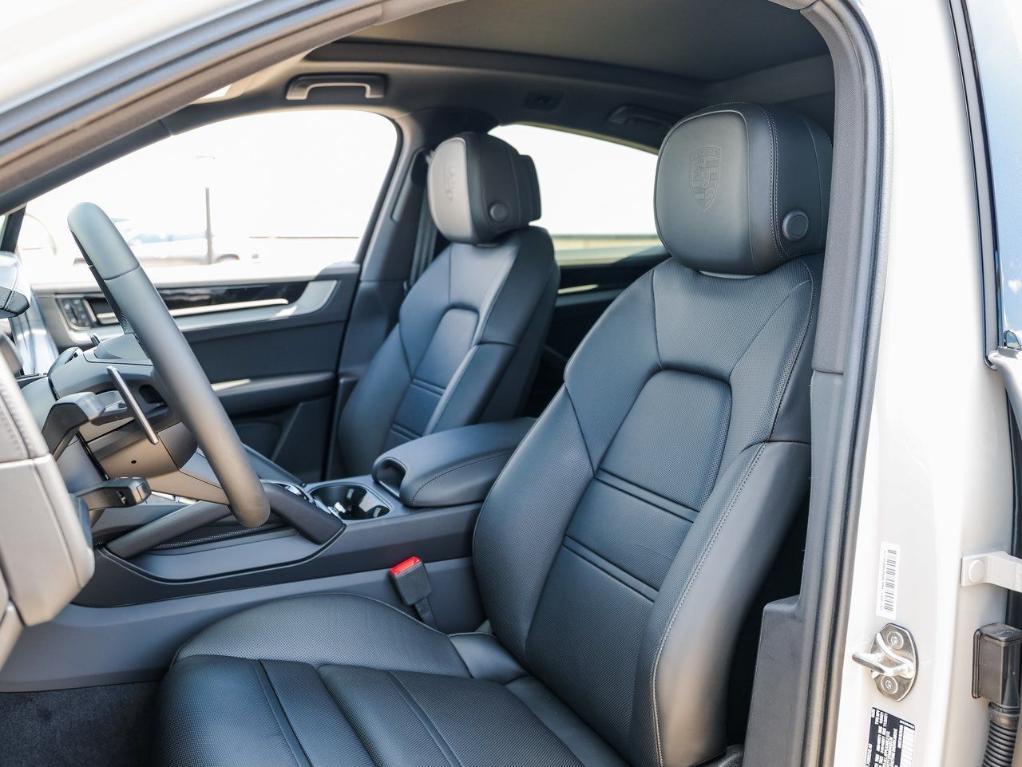 new 2025 Porsche Cayenne car