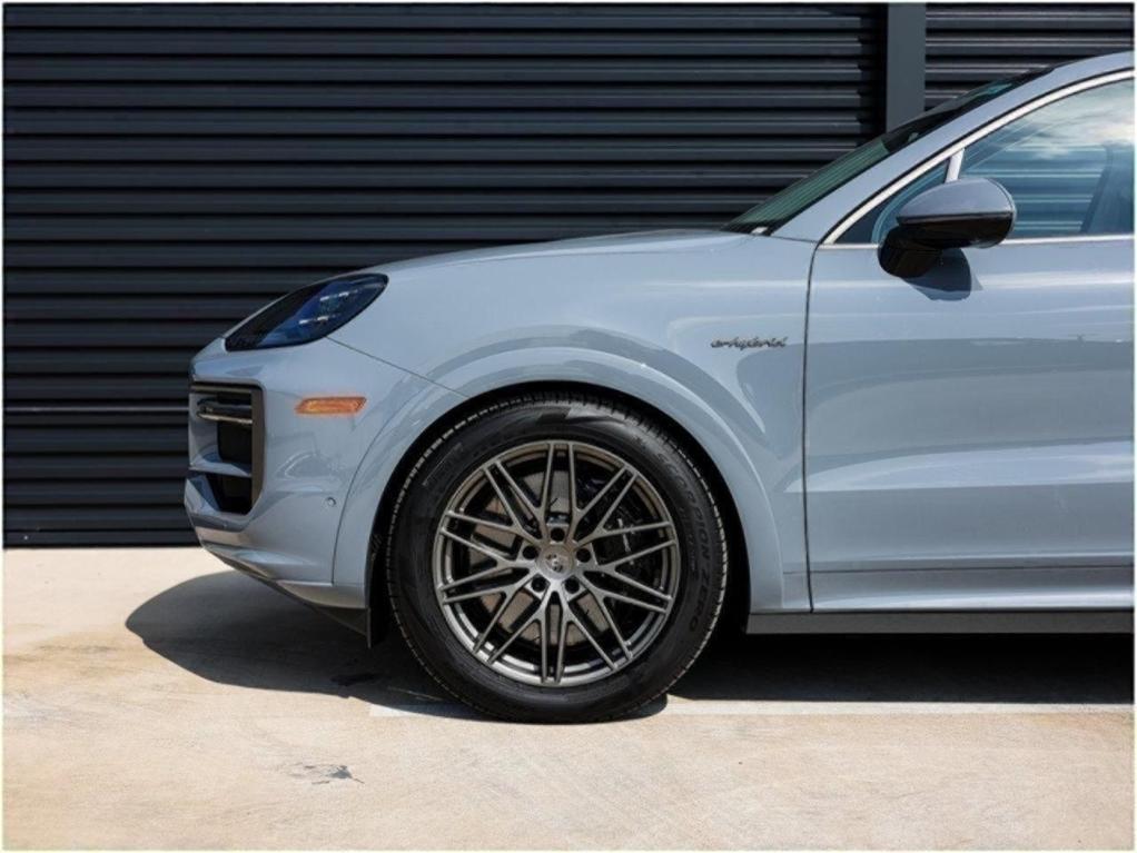 new 2025 Porsche Cayenne car