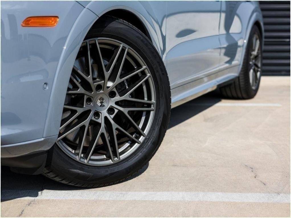 new 2025 Porsche Cayenne car