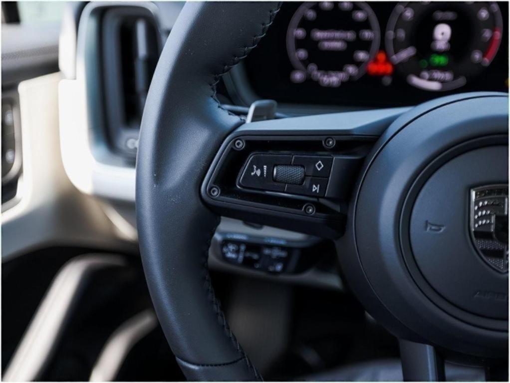 new 2025 Porsche Cayenne car