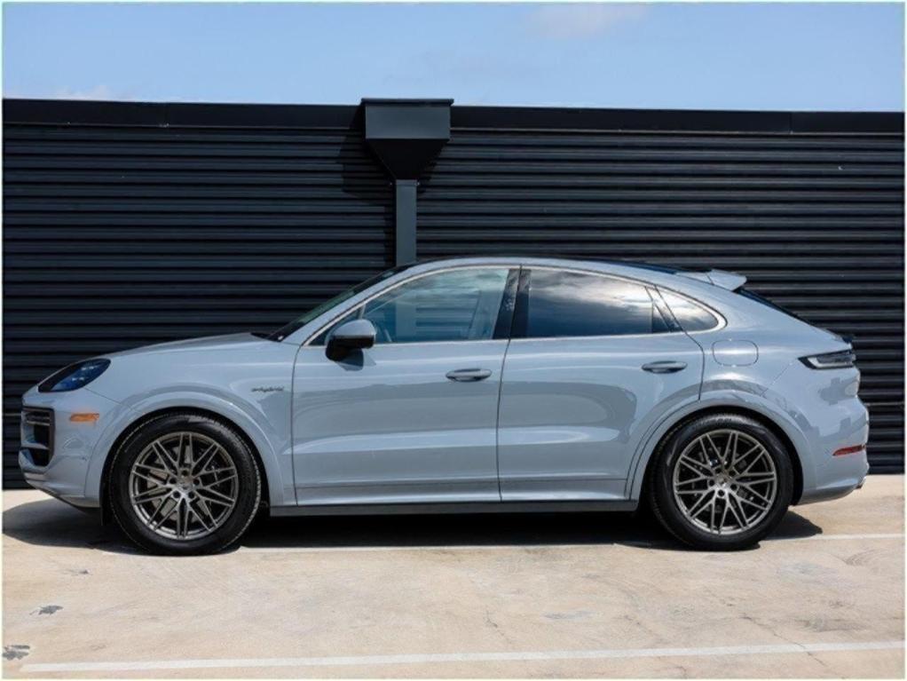 new 2025 Porsche Cayenne car