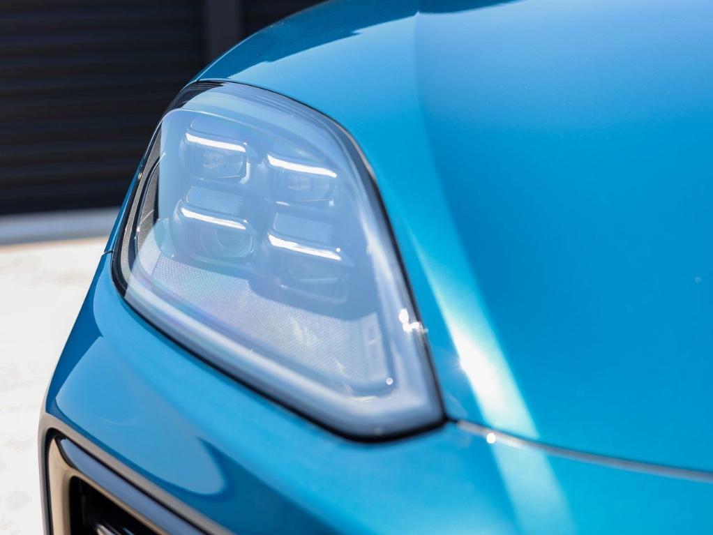 new 2025 Porsche Cayenne car