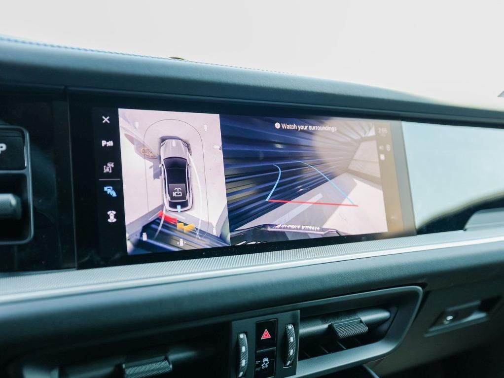 new 2025 Porsche Cayenne car