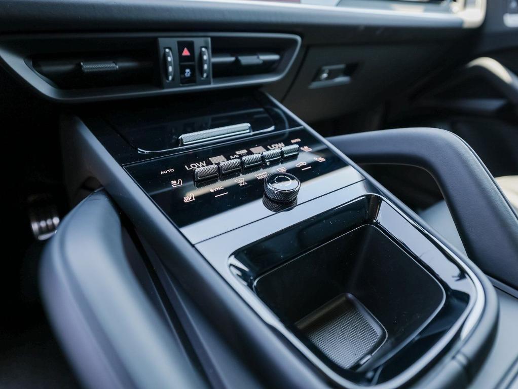 new 2025 Porsche Cayenne car