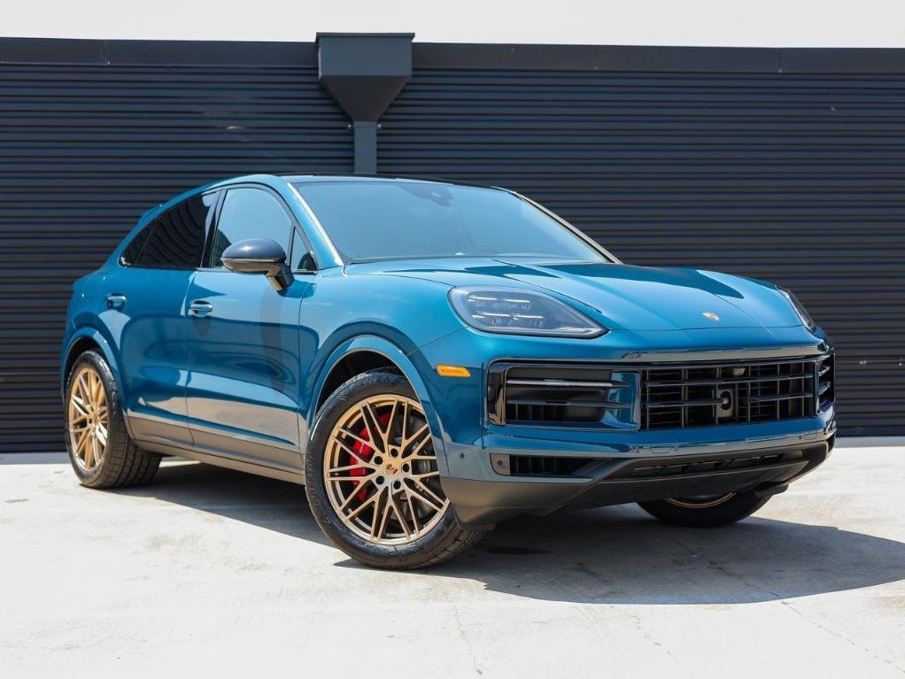 new 2025 Porsche Cayenne car