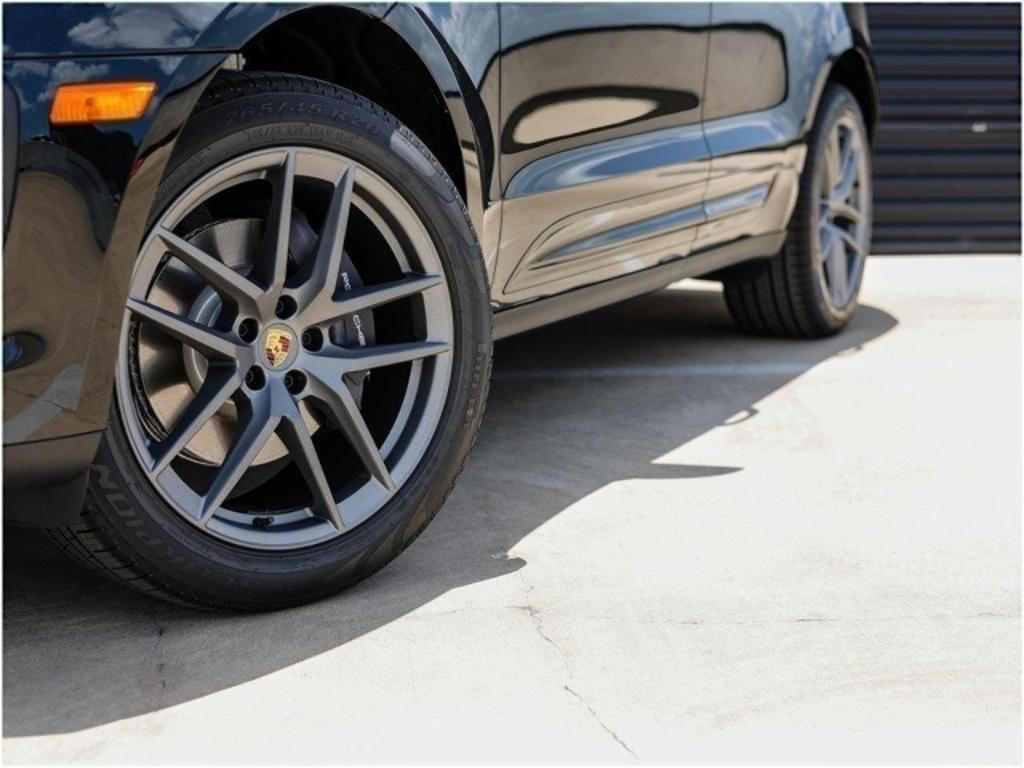 new 2025 Porsche Macan car