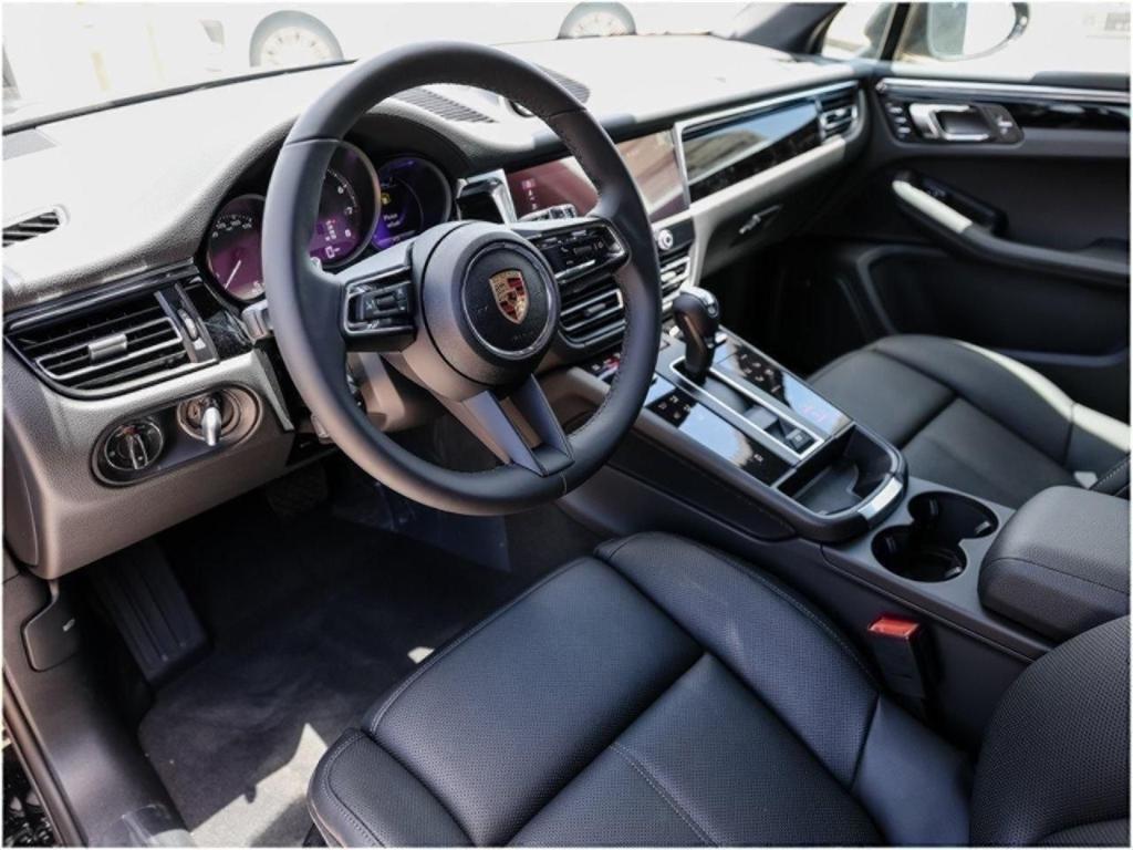new 2025 Porsche Macan car