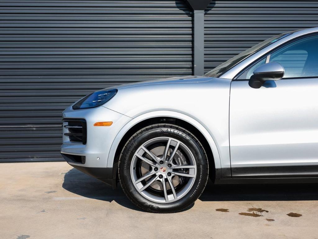 new 2025 Porsche Cayenne car
