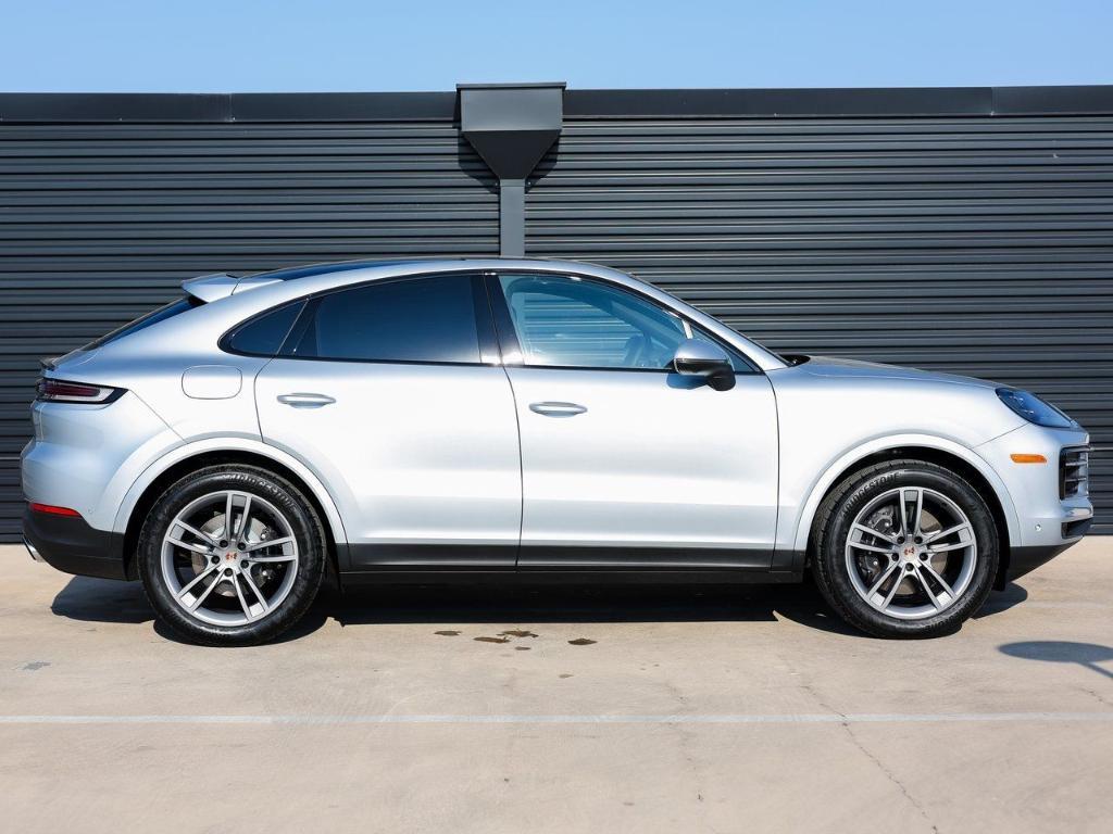 new 2025 Porsche Cayenne car