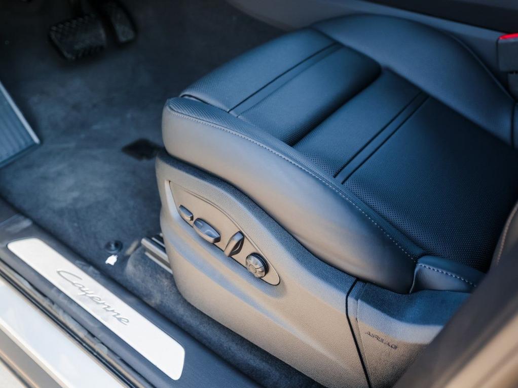 new 2025 Porsche Cayenne car
