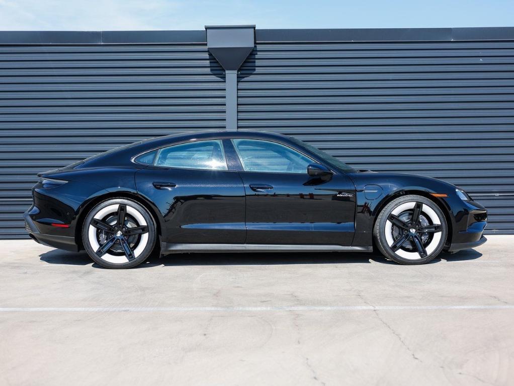 new 2025 Porsche Taycan car