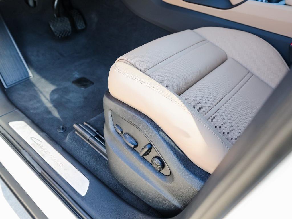 new 2025 Porsche Cayenne car