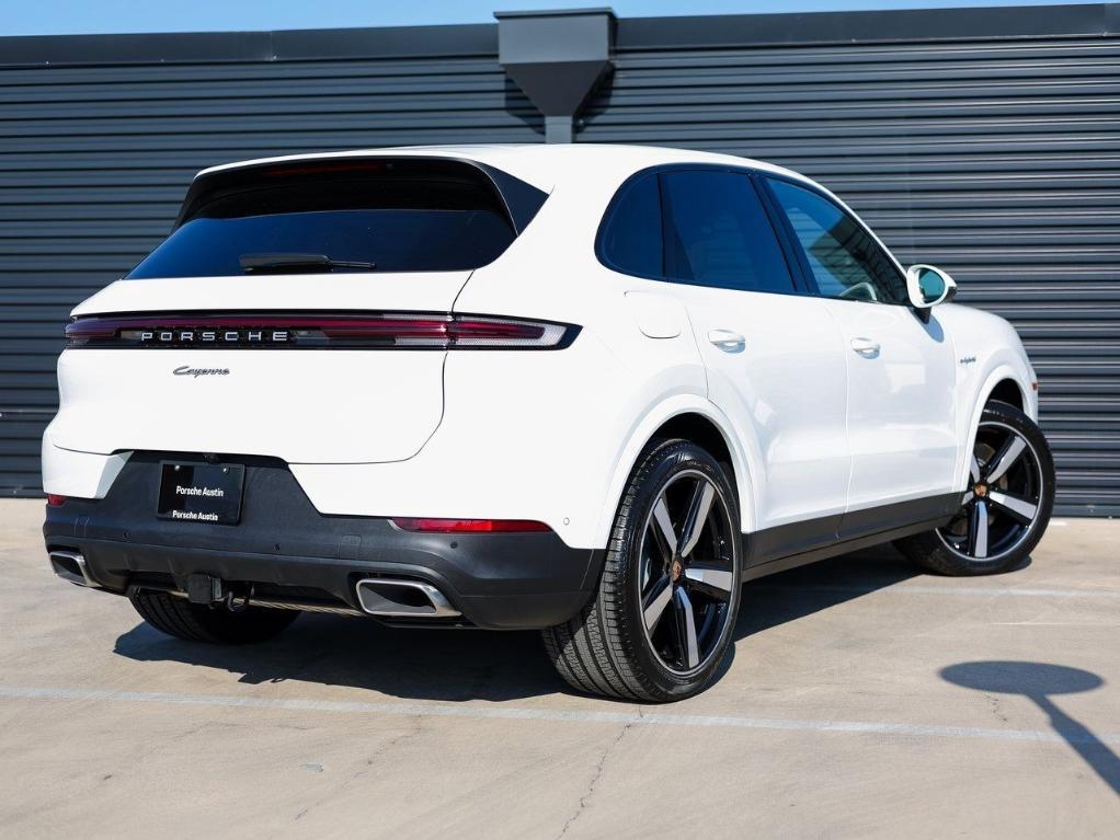 new 2025 Porsche Cayenne car