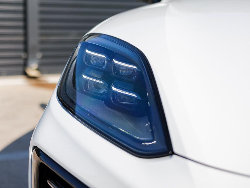 new 2025 Porsche Cayenne car