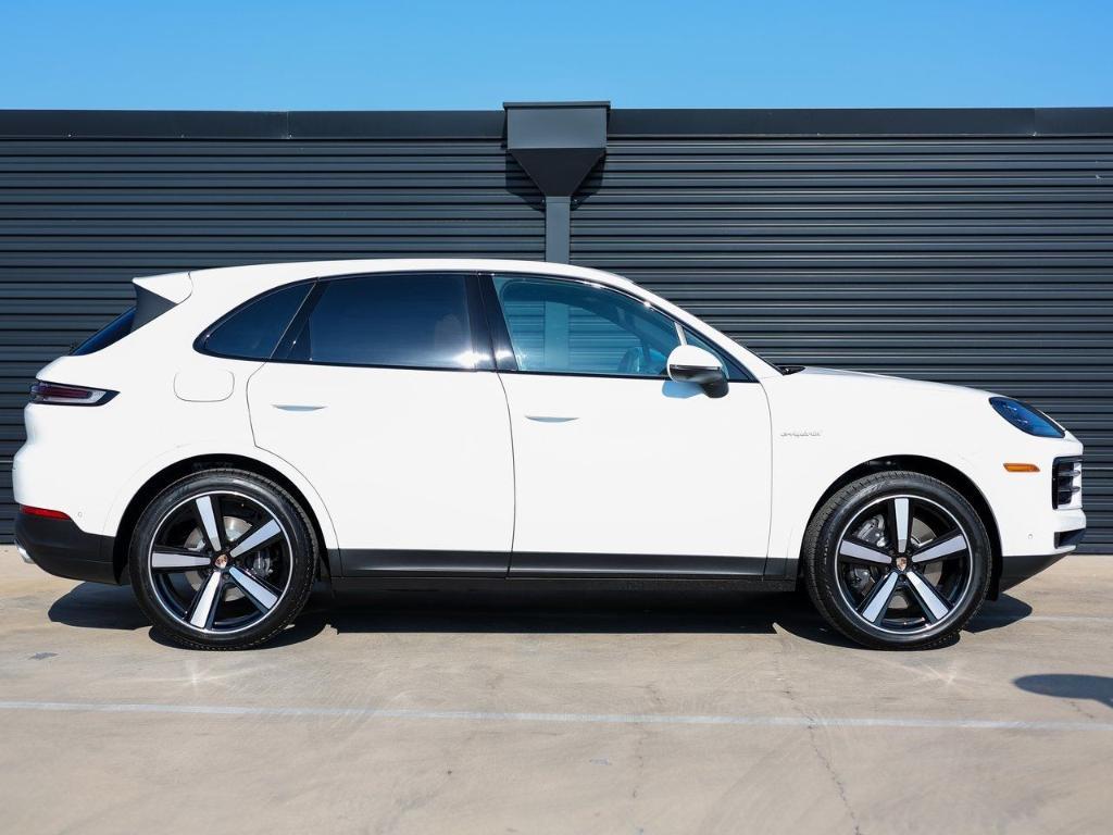 new 2025 Porsche Cayenne car