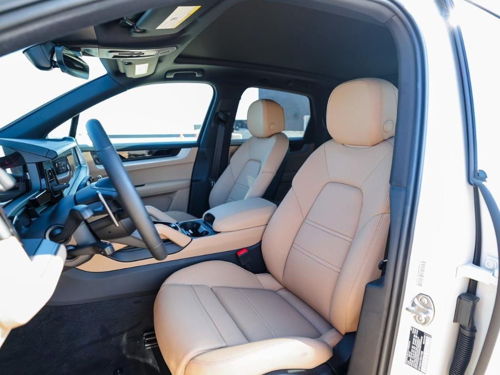 new 2025 Porsche Cayenne car