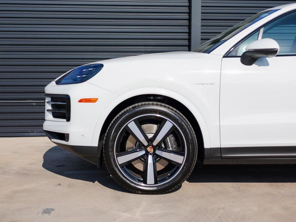 new 2025 Porsche Cayenne car