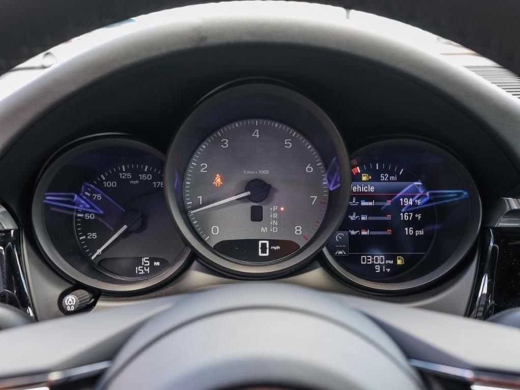 new 2025 Porsche Macan car