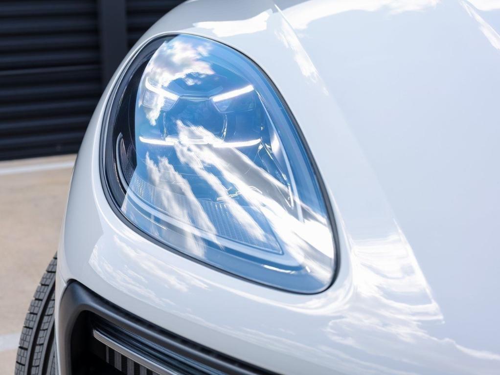 new 2025 Porsche Macan car