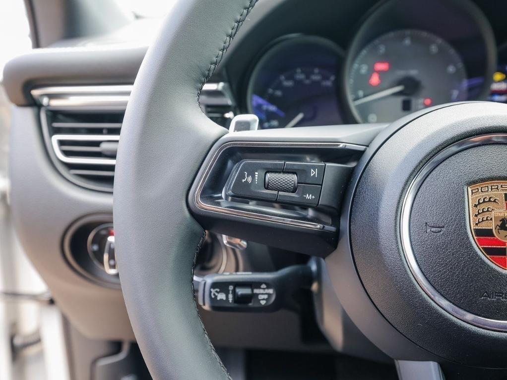 new 2025 Porsche Macan car