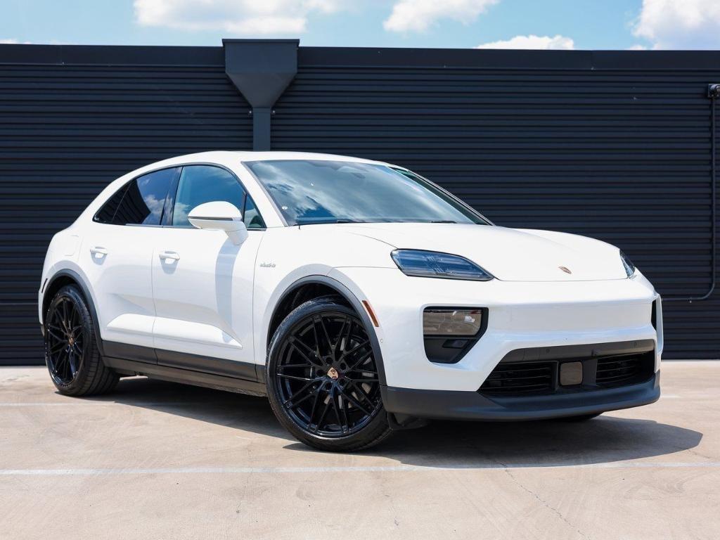 new 2025 Porsche Macan car