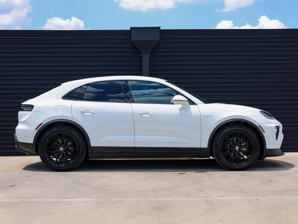 new 2025 Porsche Macan car