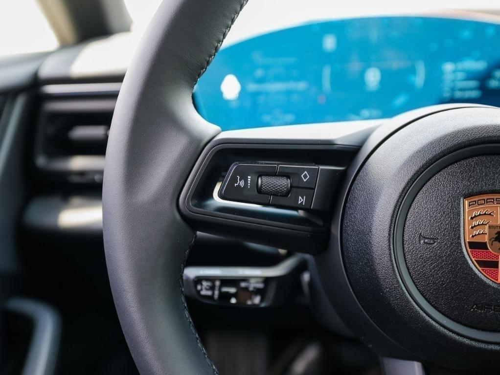 new 2025 Porsche Macan car