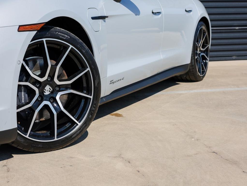 new 2025 Porsche Taycan car
