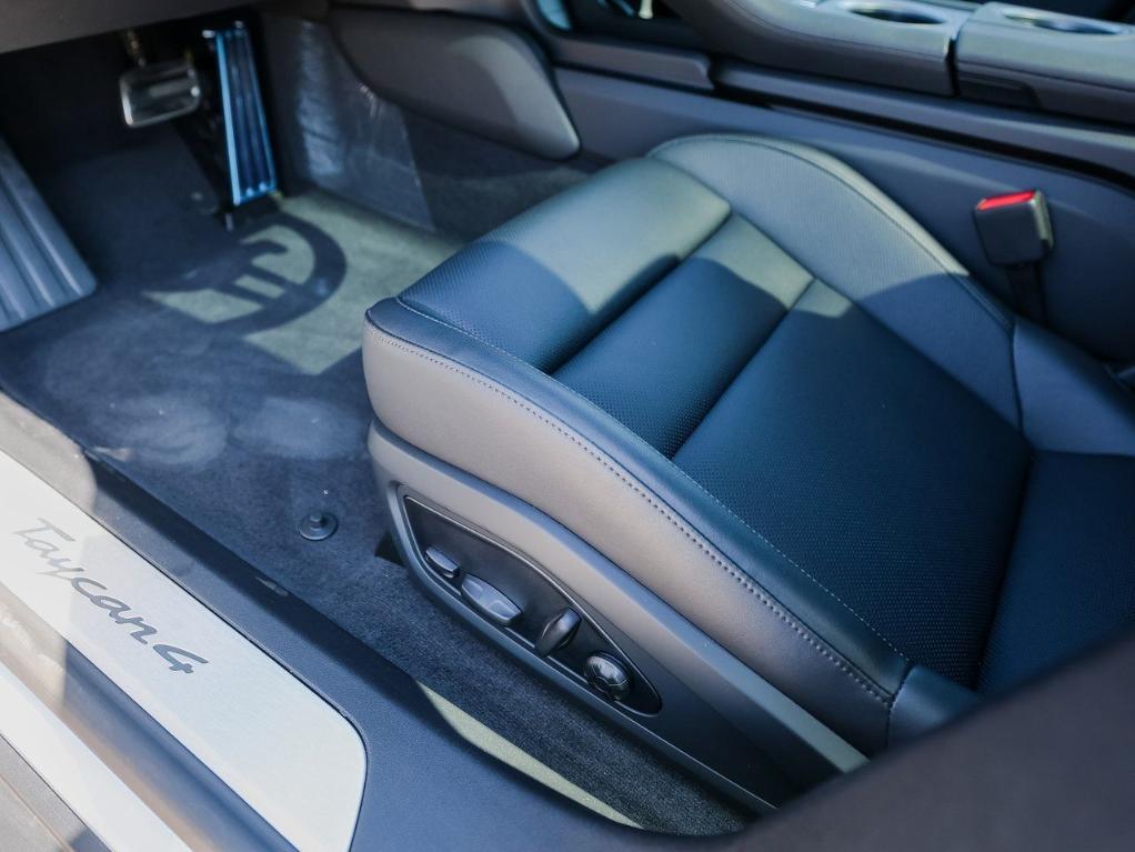 new 2025 Porsche Taycan car