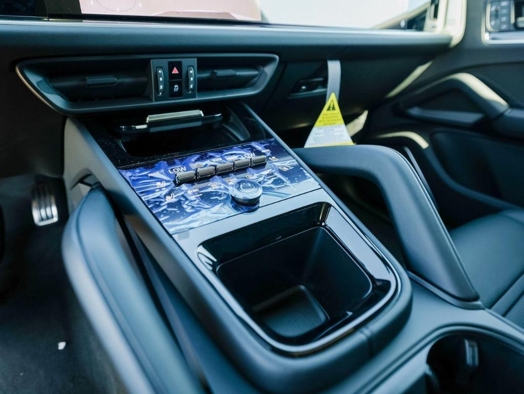 new 2025 Porsche Cayenne car