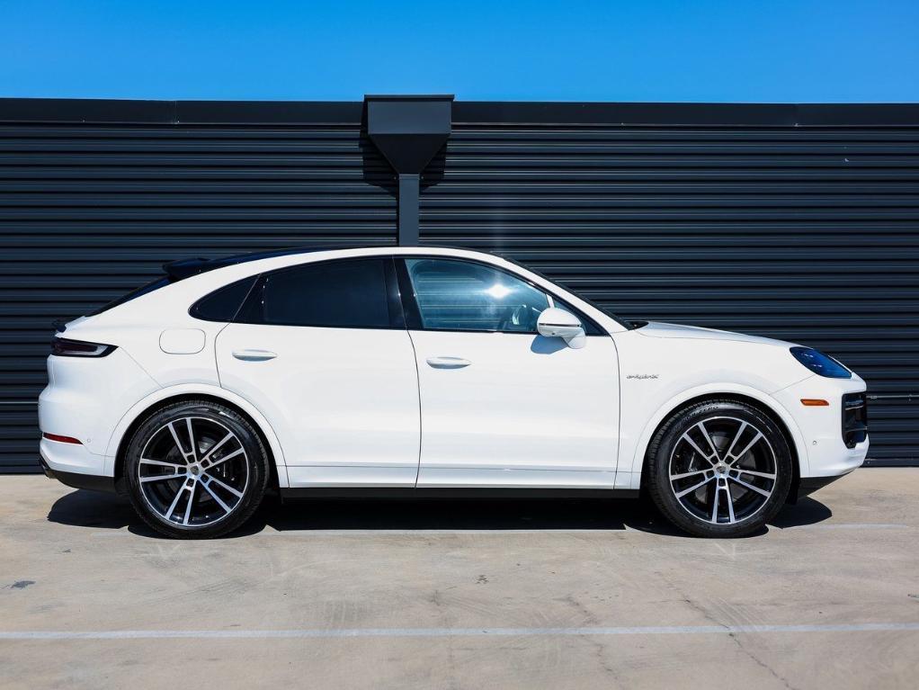new 2025 Porsche Cayenne car