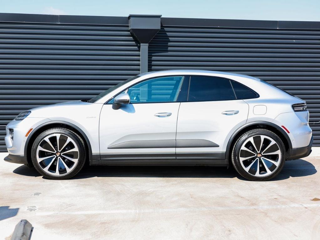 new 2025 Porsche Macan car