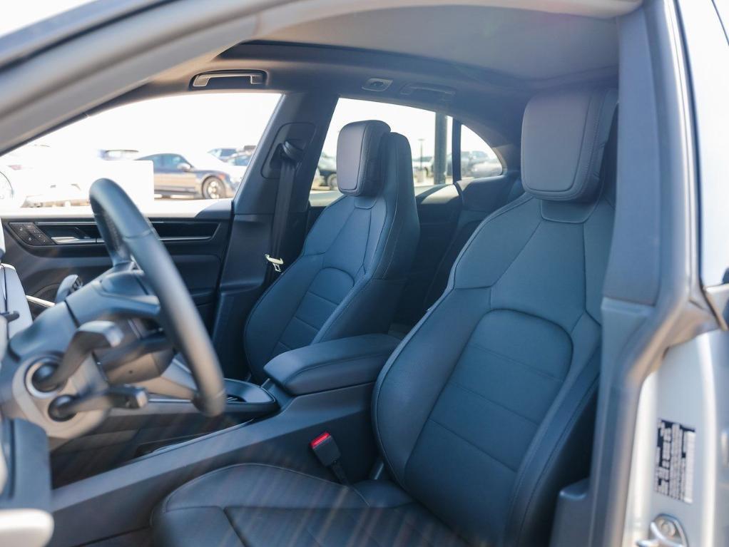 new 2025 Porsche Macan car