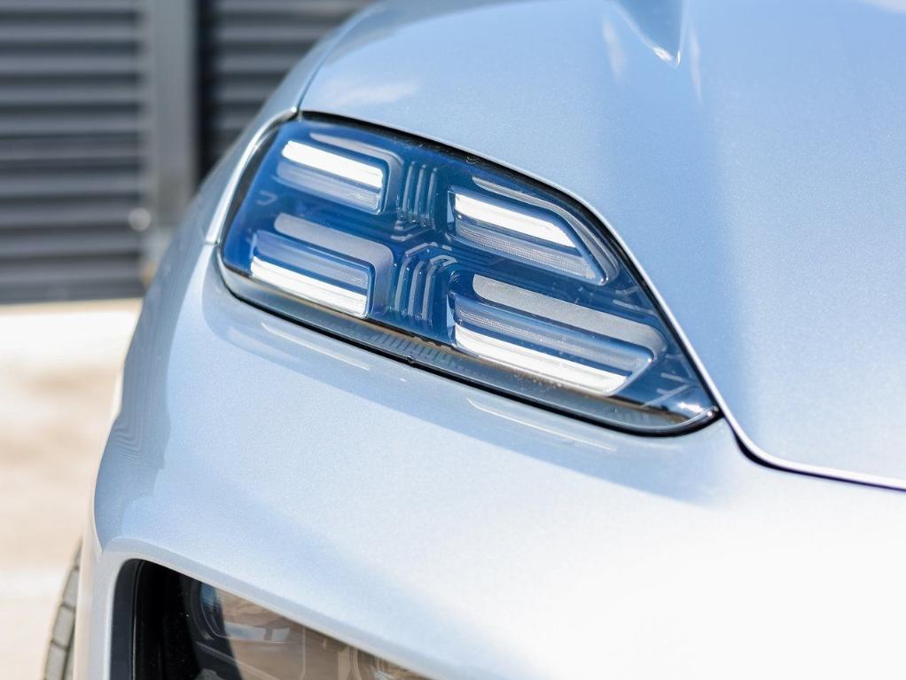 new 2025 Porsche Macan car