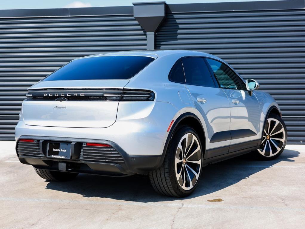 new 2025 Porsche Macan car