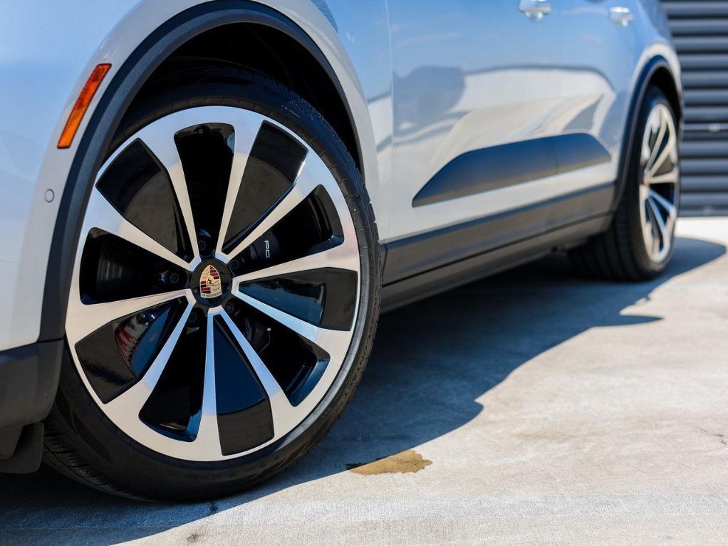 new 2025 Porsche Macan car