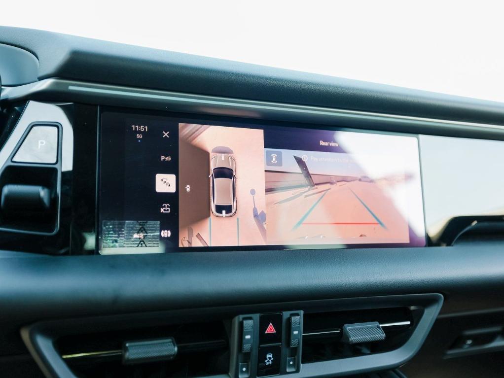 new 2025 Porsche Macan car