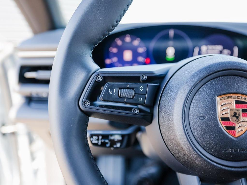 new 2025 Porsche Macan car