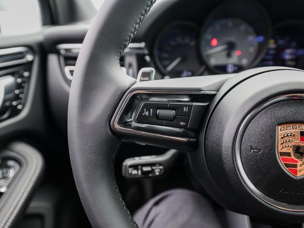 new 2025 Porsche Macan car
