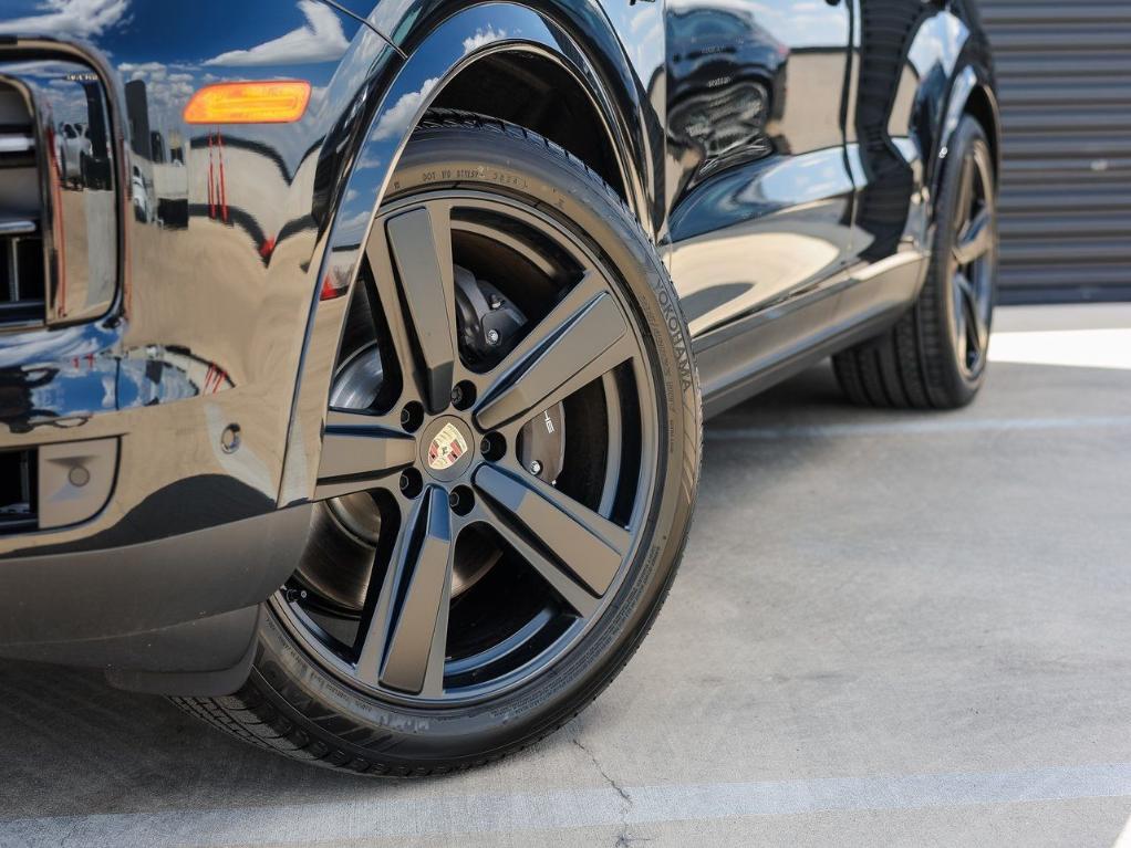 new 2025 Porsche Cayenne car